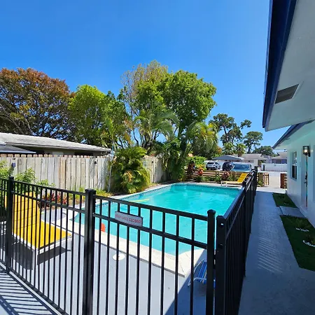 Equipped House W Pool & Patios, Near The Beaches, Prime Location- Ideal For Small Families, Coastal Haven Fort Lauderdale Exterior foto