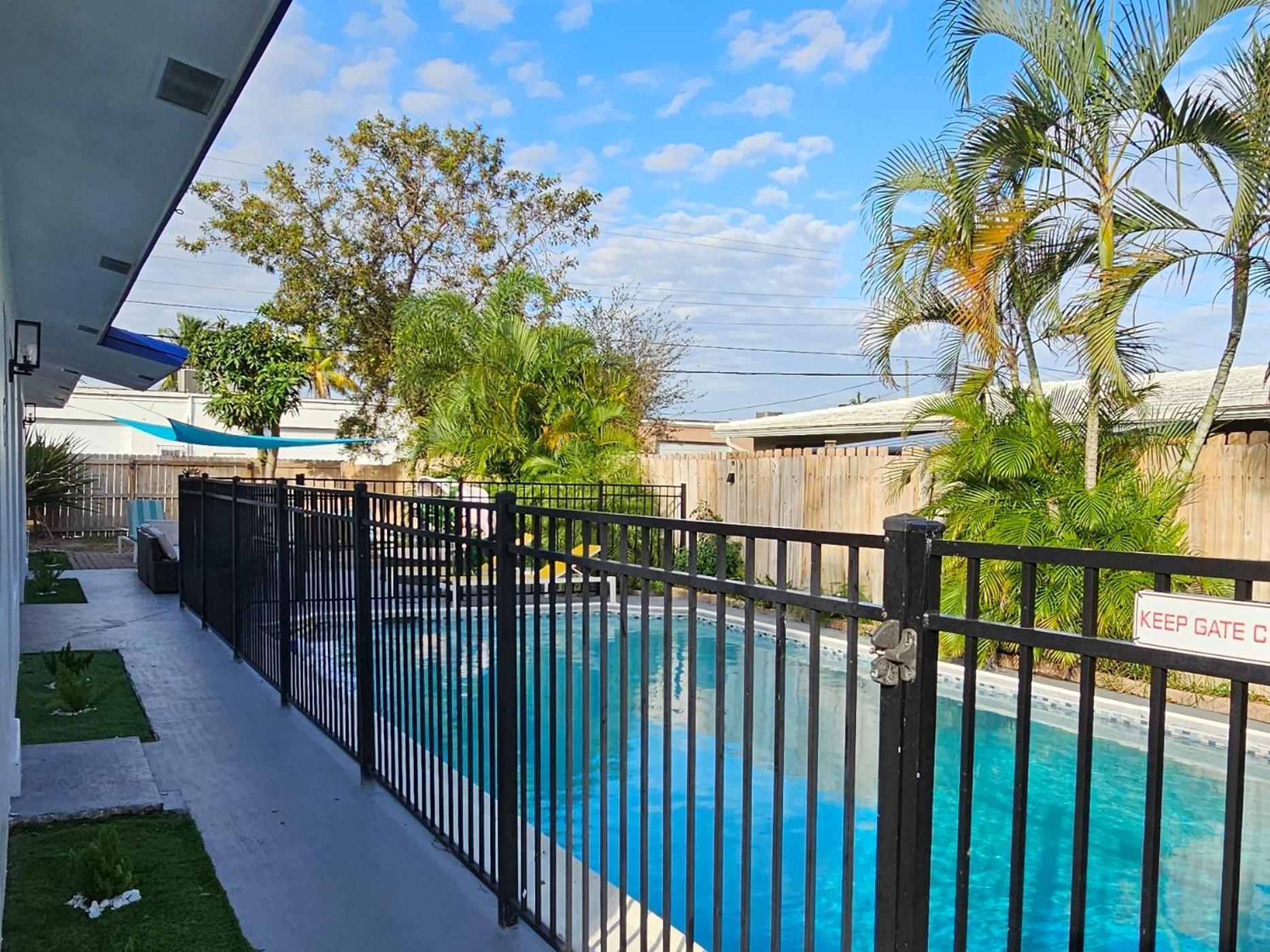 Equipped House W Pool & Patios, Near The Beaches, Prime Location- Ideal For Small Families, Coastal Haven