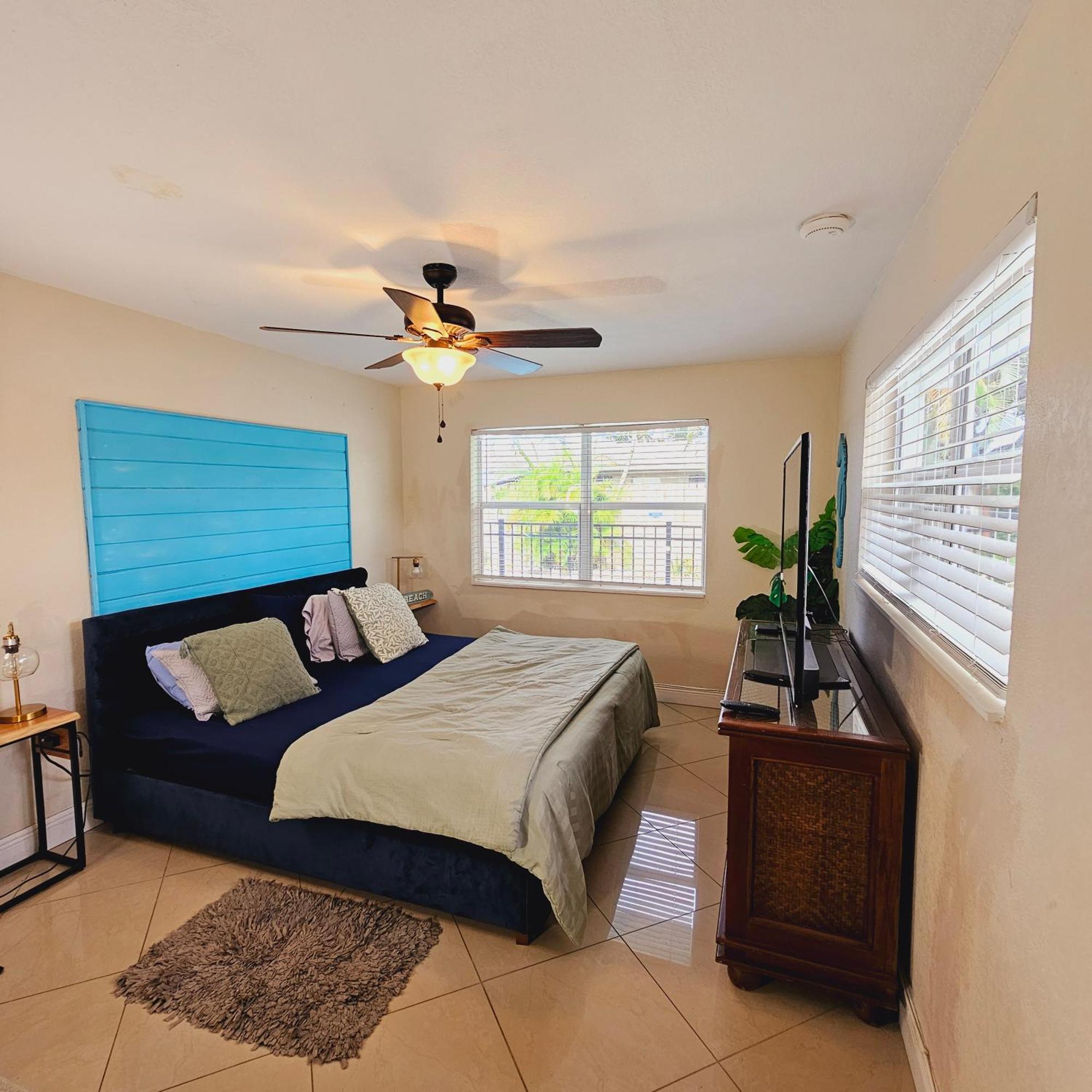 Equipped House W Pool & Patios, Near The Beaches, Prime Location- Ideal For Small Families, Coastal Haven Apartamento Fort Lauderdale