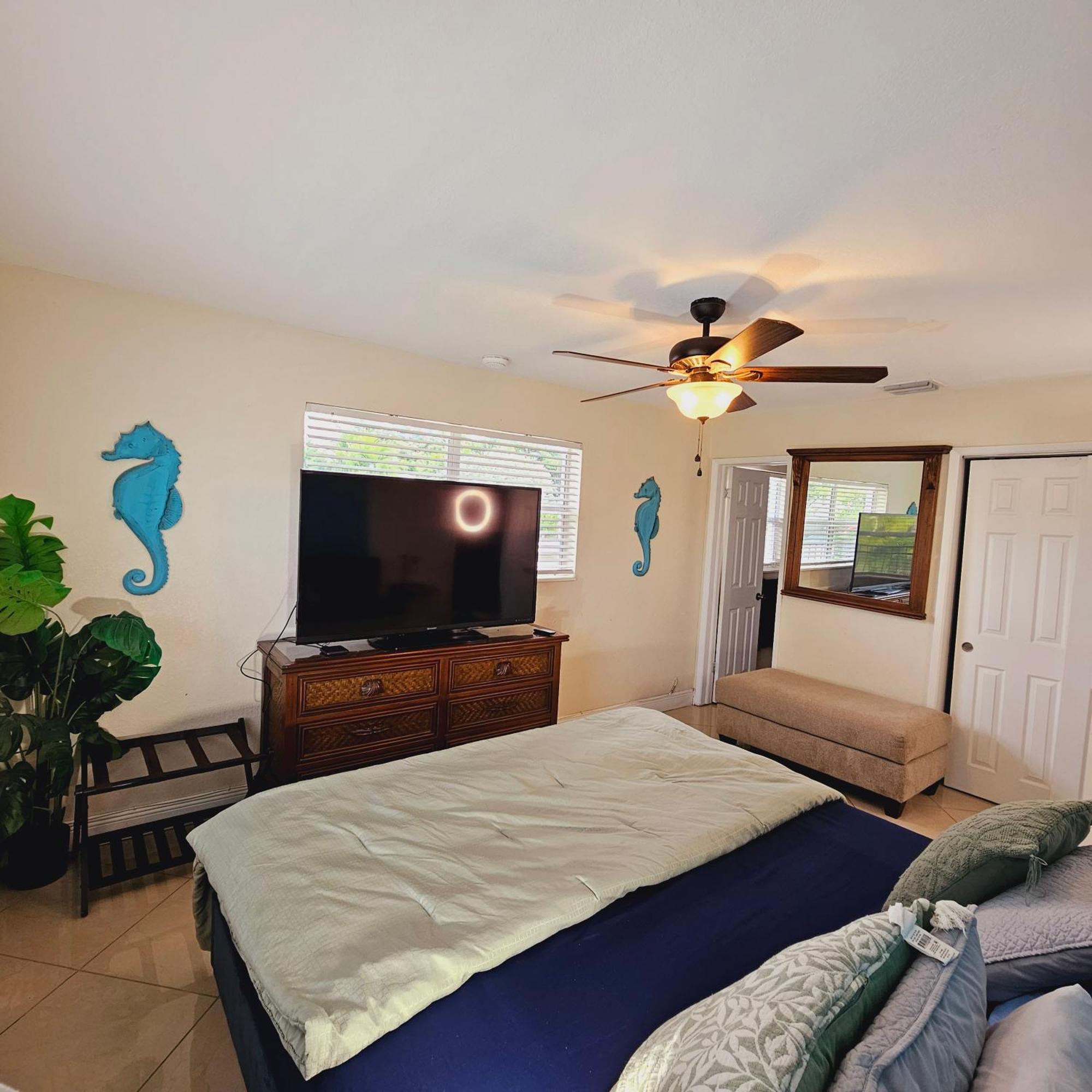 Apartment Coastal Haven: Family-friendly House With Pool Near Beaches Fort Lauderdale