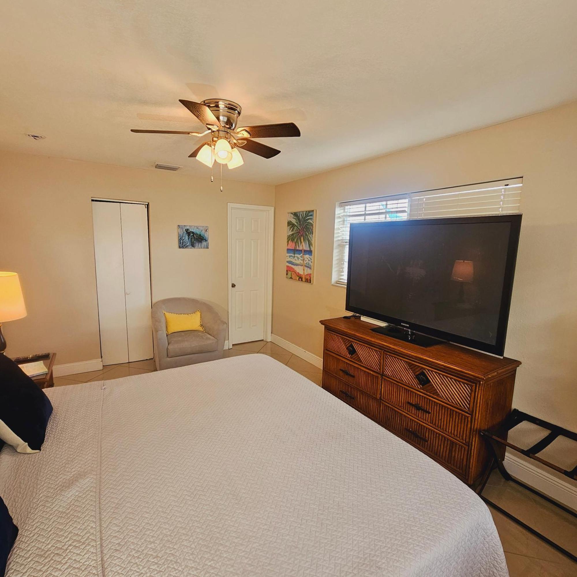 Coastal Haven: Family-friendly House With Pool Near Beaches
