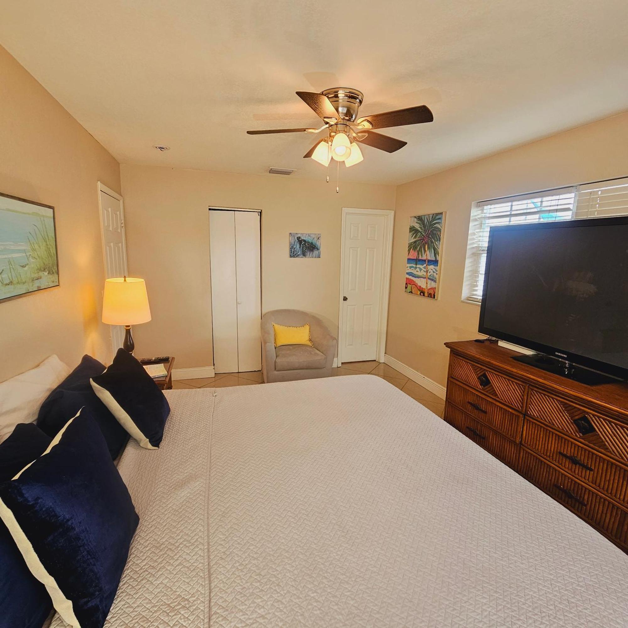 Coastal Haven: Family-friendly House With Pool Near Beaches *