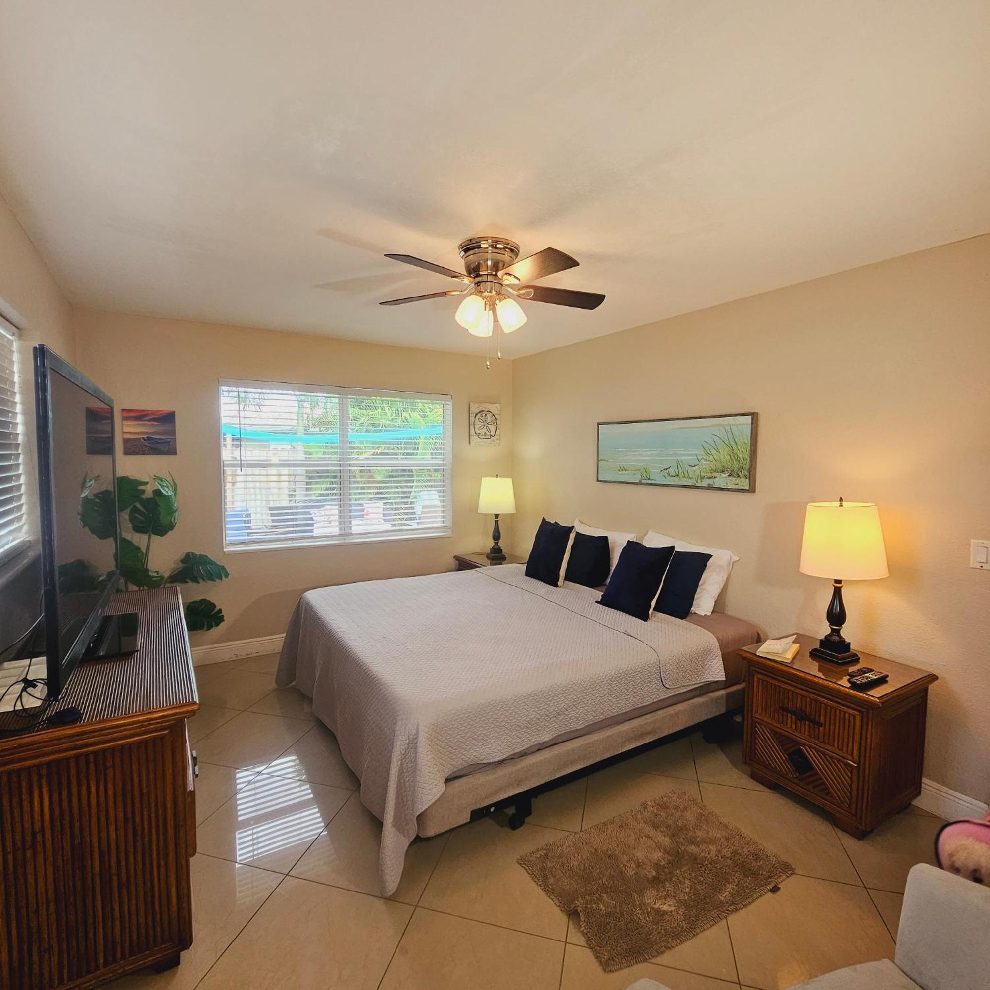 Equipped House W Pool & Patios, Near The Beaches, Prime Location- Ideal For Small Families, Coastal Haven