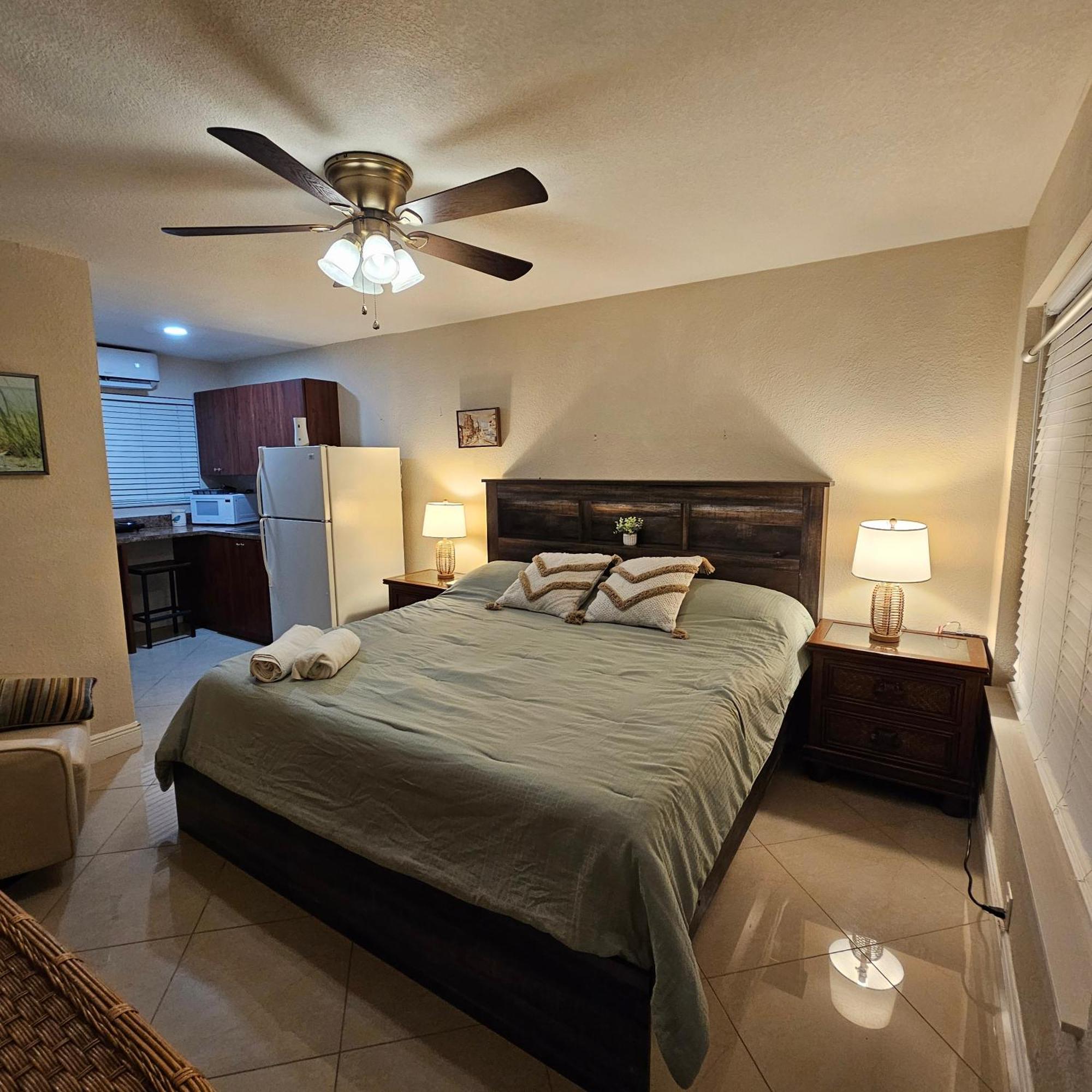 Coastal Haven: Family-friendly House With Pool Near Beaches *