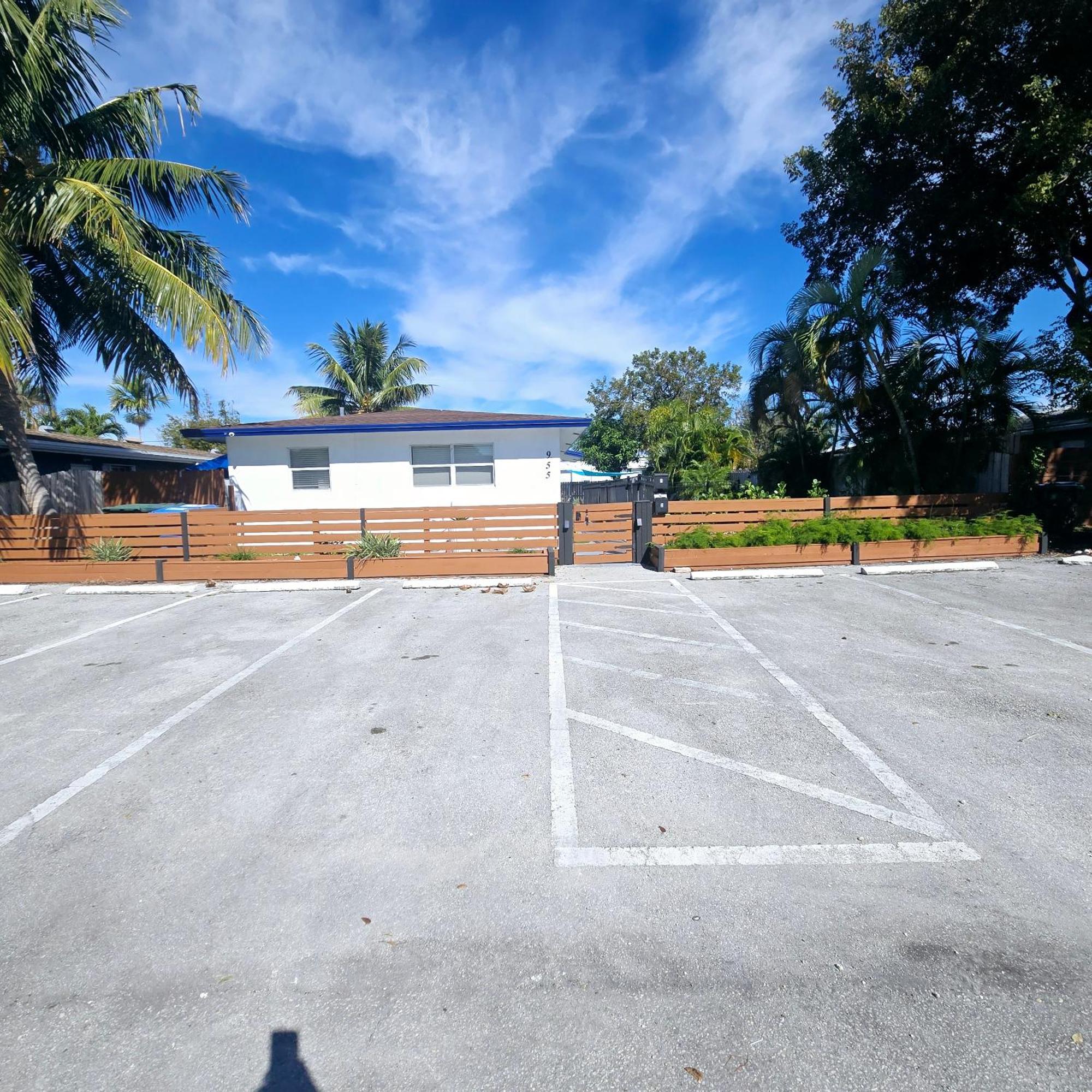 Equipped House W Pool & Patios, Near The Beaches, Prime Location- Ideal For Small Families, Coastal Haven