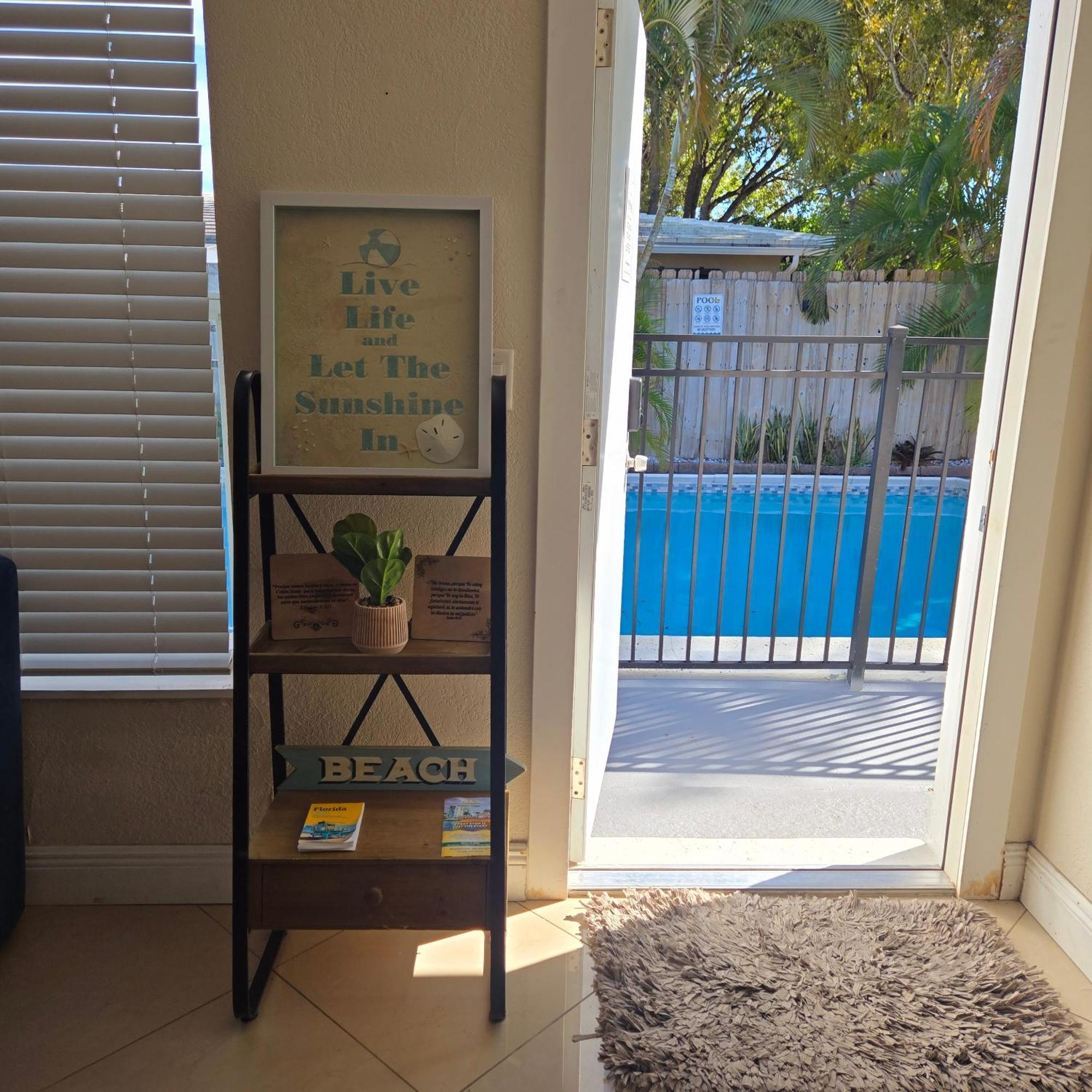 Equipped House W Pool & Patios, Near The Beaches, Prime Location- Ideal For Small Families, Coastal Haven