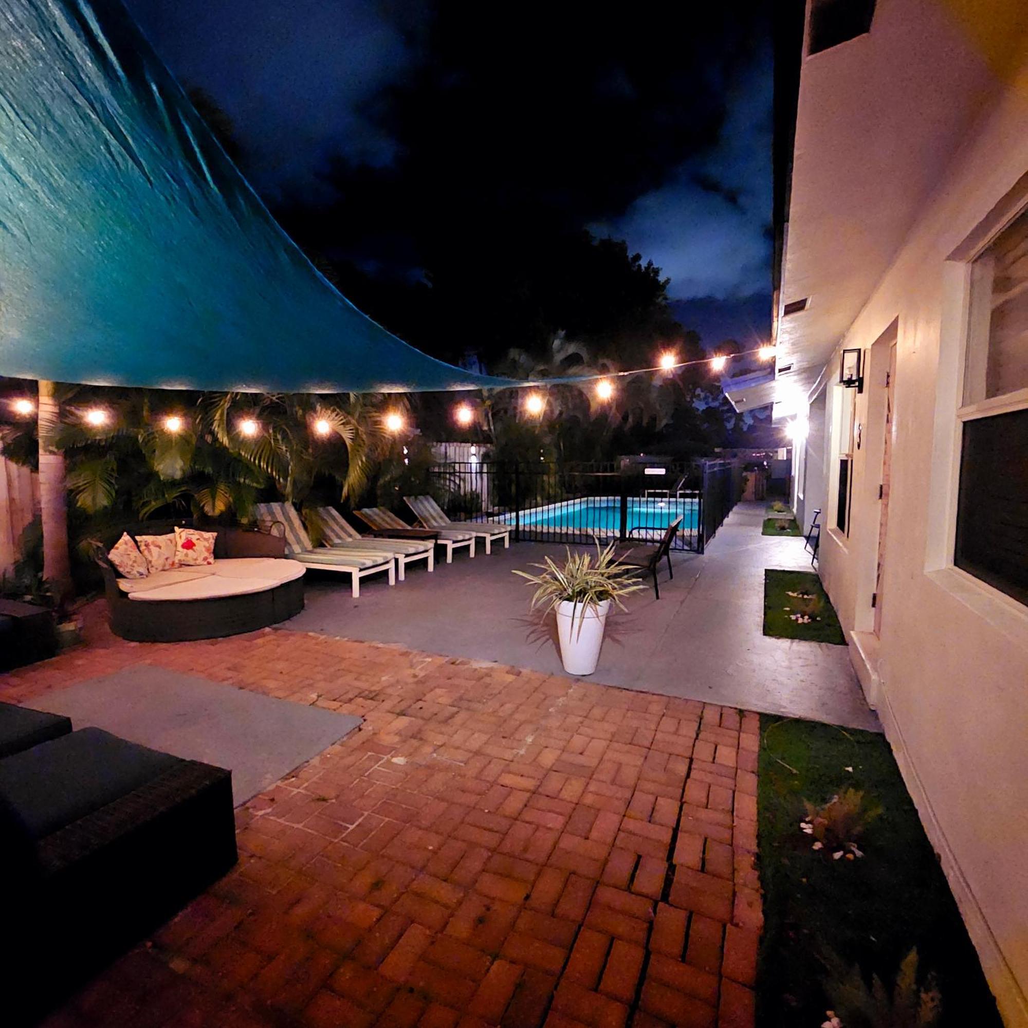 Equipped House W Pool & Patios, Near The Beaches, Prime Location- Ideal For Small Families, Coastal Haven *