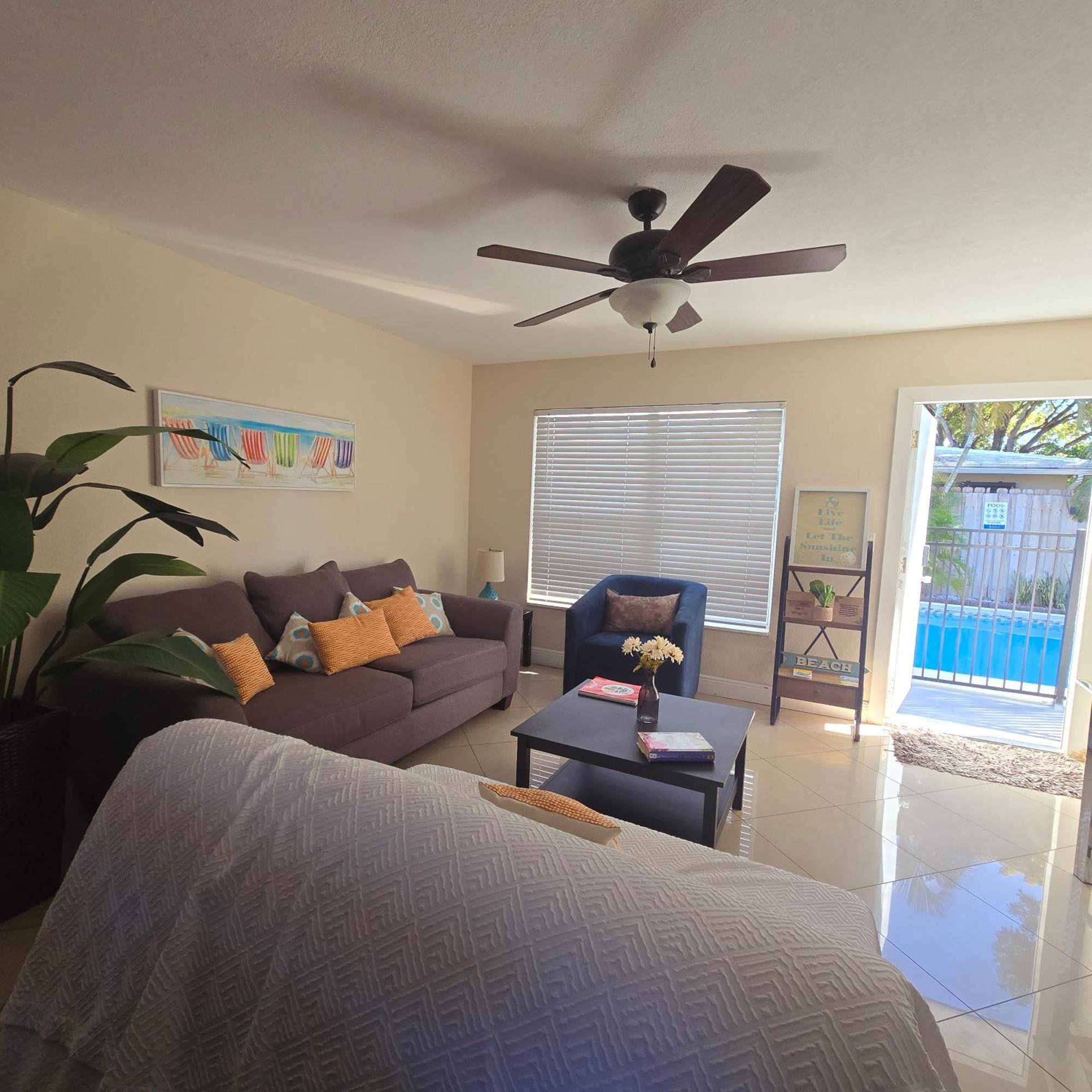 Equipped House W Pool & Patios, Near The Beaches, Prime Location- Ideal For Small Families, Coastal Haven * Fort Lauderdale