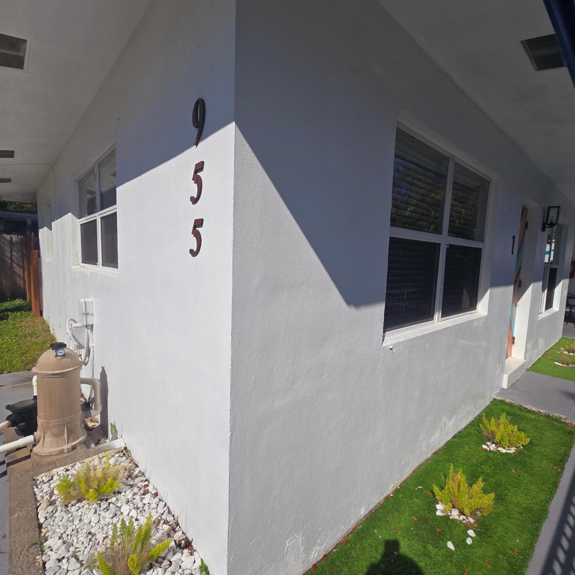 Equipped House W Pool & Patios, Near The Beaches, Prime Location- Ideal For Small Families, Coastal Haven *