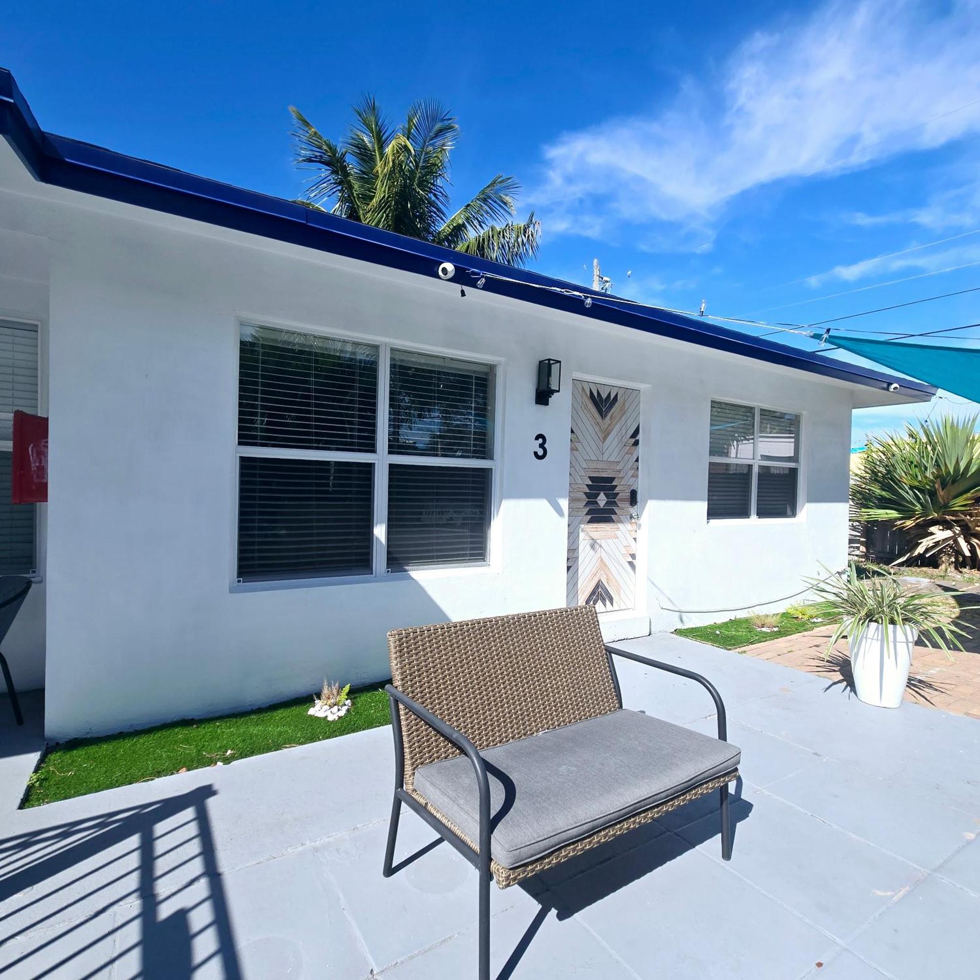 Equipped House W Pool & Patios, Near The Beaches, Prime Location- Ideal For Small Families, Coastal Haven Fort Lauderdale