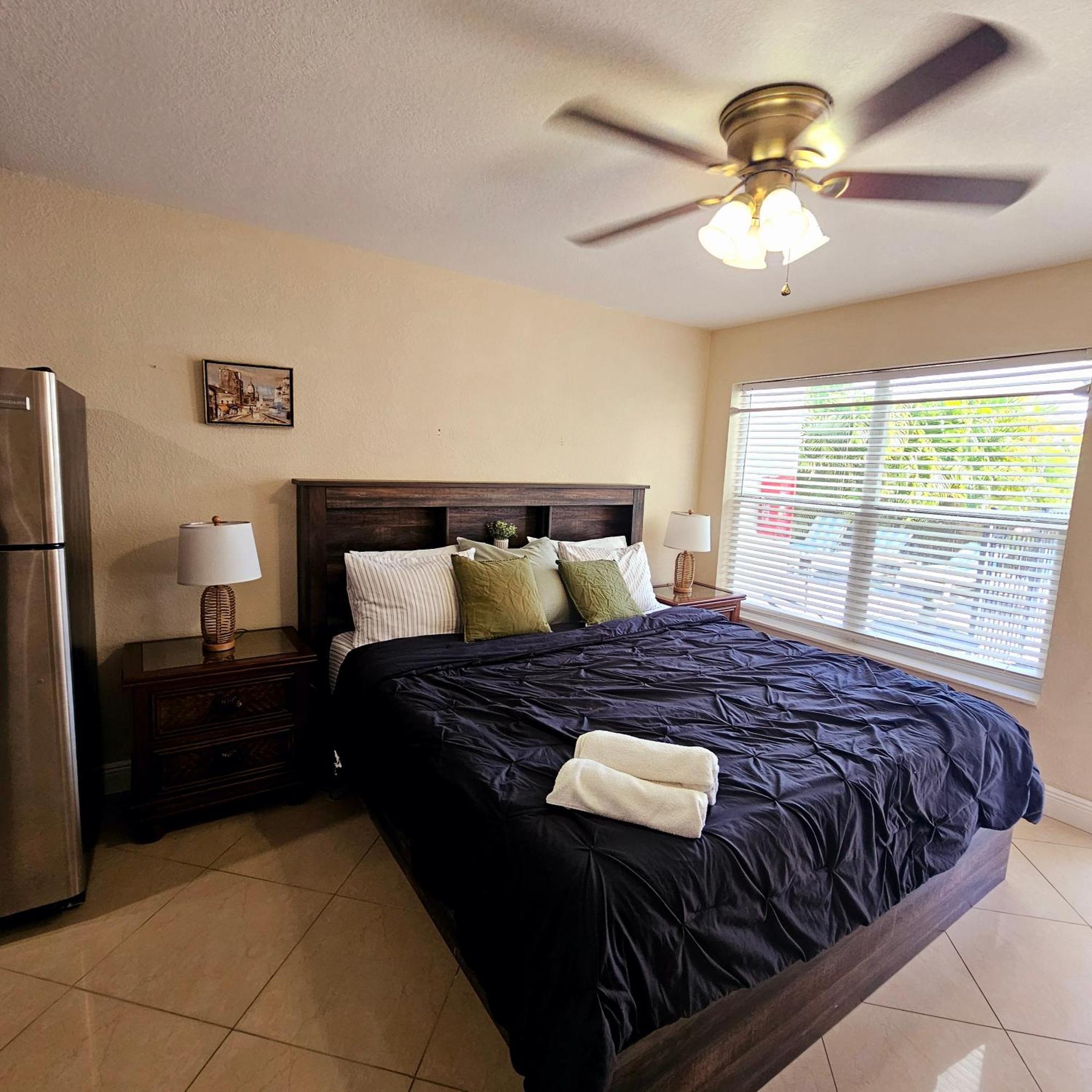 Equipped House W Pool & Patios, Near The Beaches, Prime Location- Ideal For Small Families, Coastal Haven Appartamento Fort Lauderdale