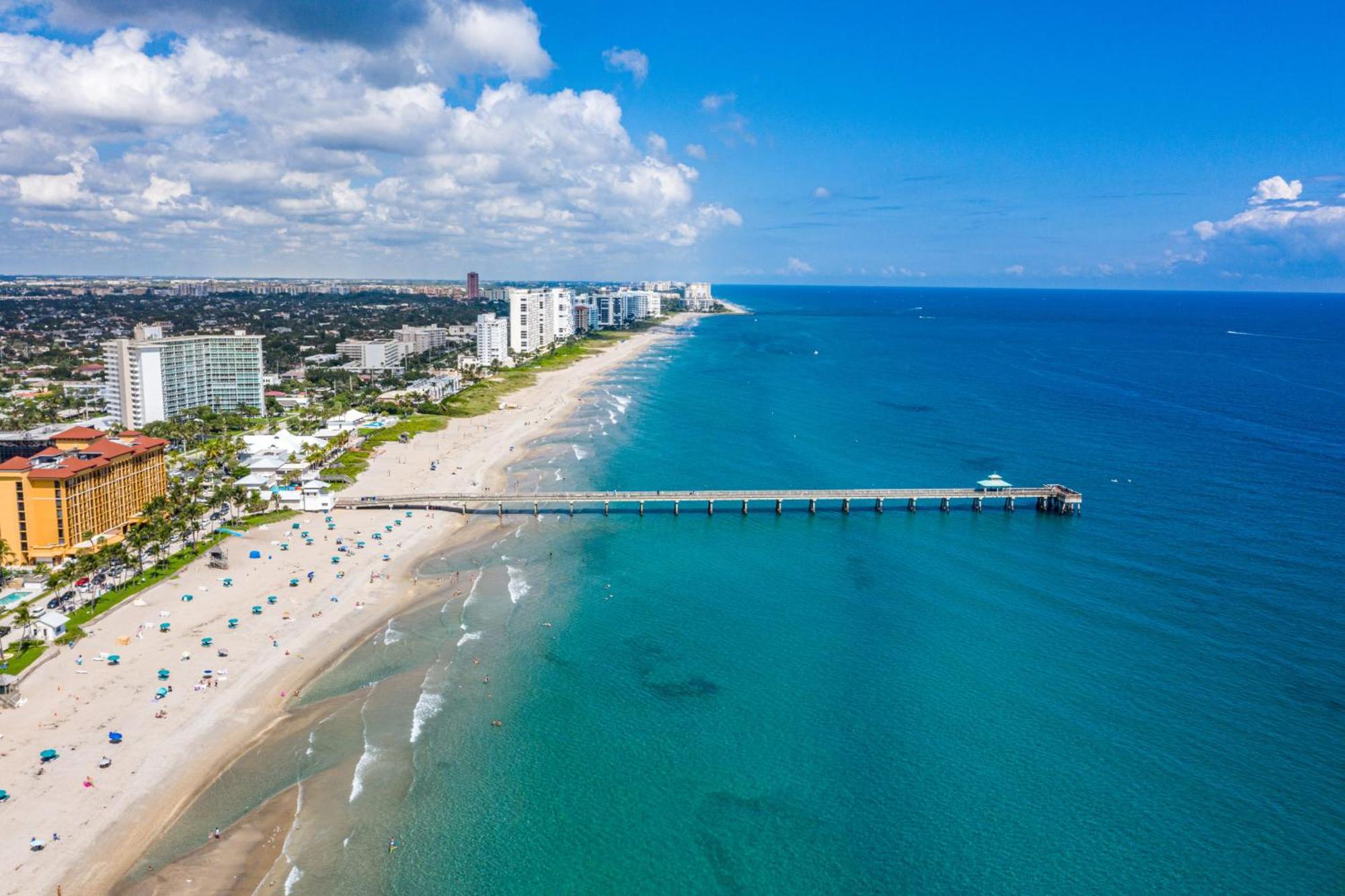 Equipped House W Pool & Patios, Near The Beaches, Prime Location- Ideal For Small Families, Coastal Haven * Fort Lauderdale