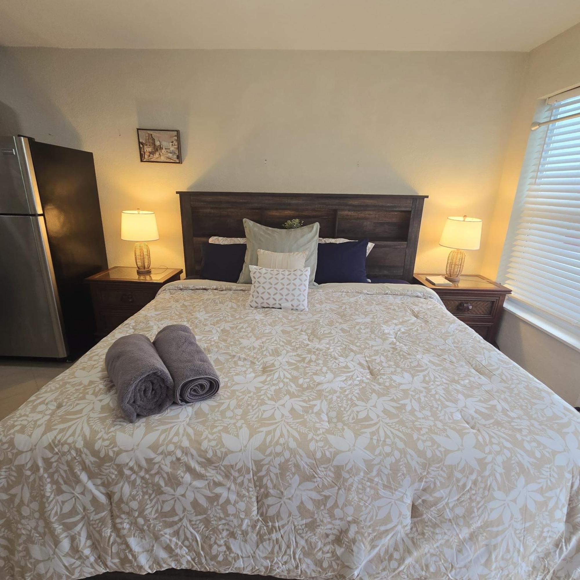 Equipped House W Pool & Patios, Near The Beaches, Prime Location- Ideal For Small Families, Coastal Haven Apartamento *