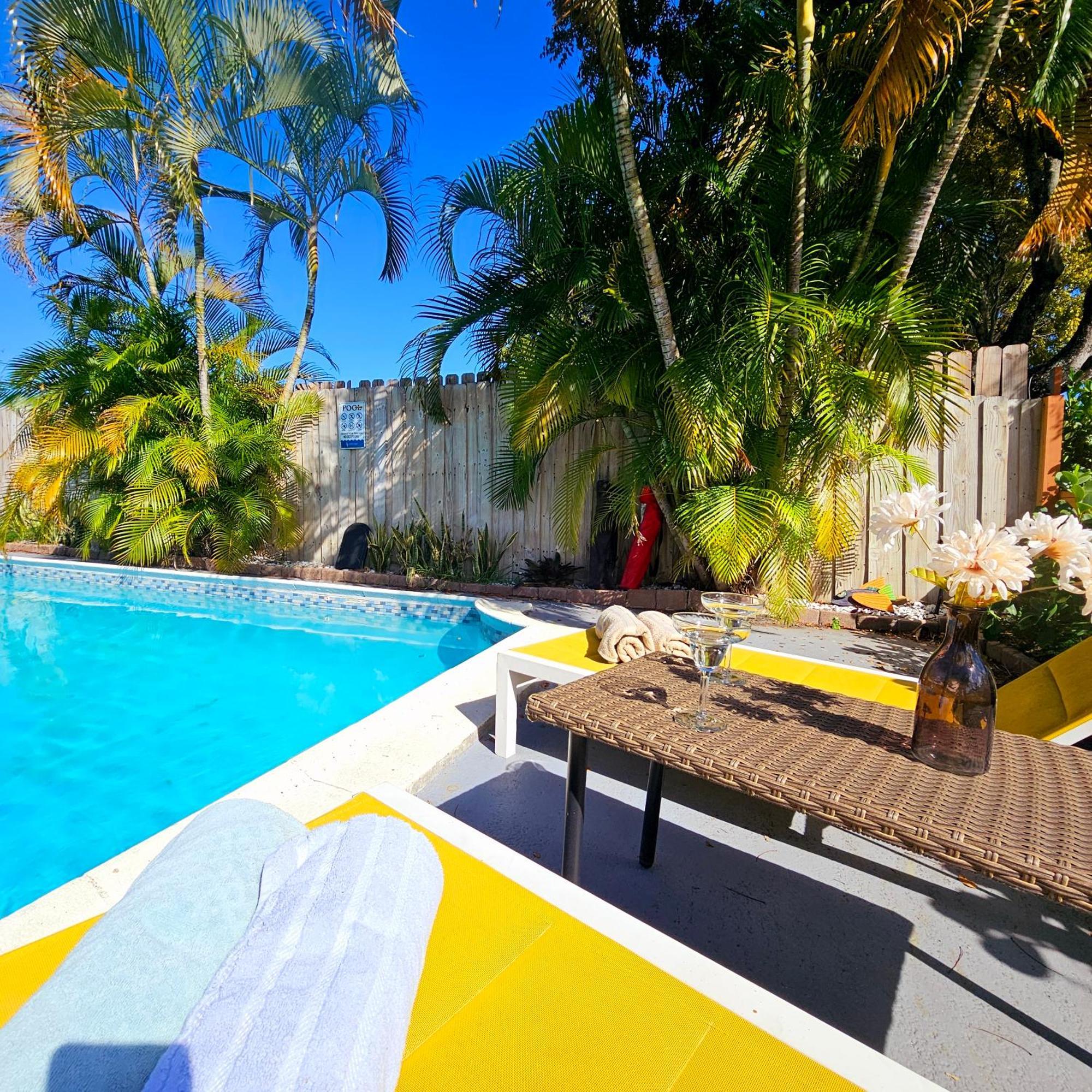 Equipped House W Pool & Patios, Near The Beaches, Prime Location- Ideal For Small Families, Coastal Haven