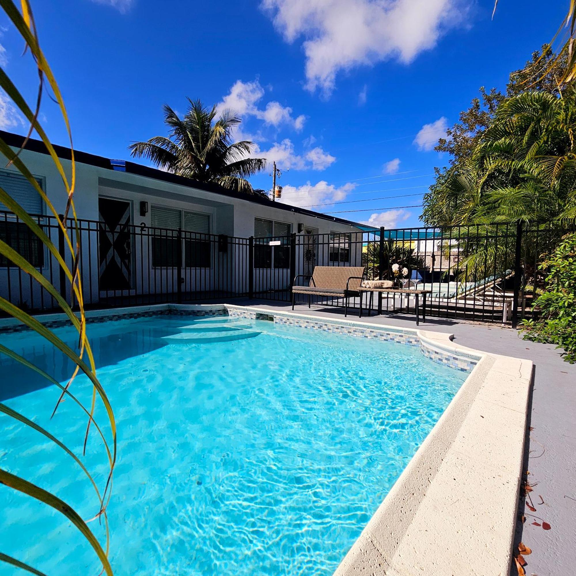 Equipped House W Pool & Patios, Near The Beaches, Prime Location- Ideal For Small Families, Coastal Haven Fort Lauderdale