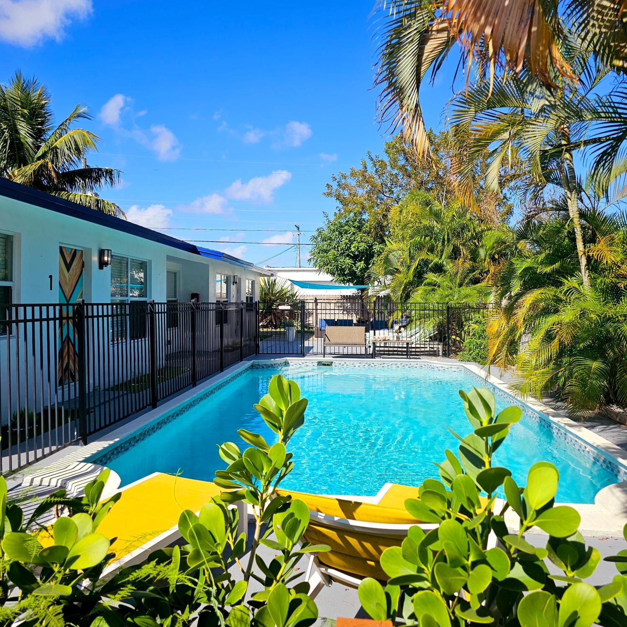 Equipped House W Pool & Patios, Near The Beaches, Prime Location- Ideal For Small Families, Coastal Haven *