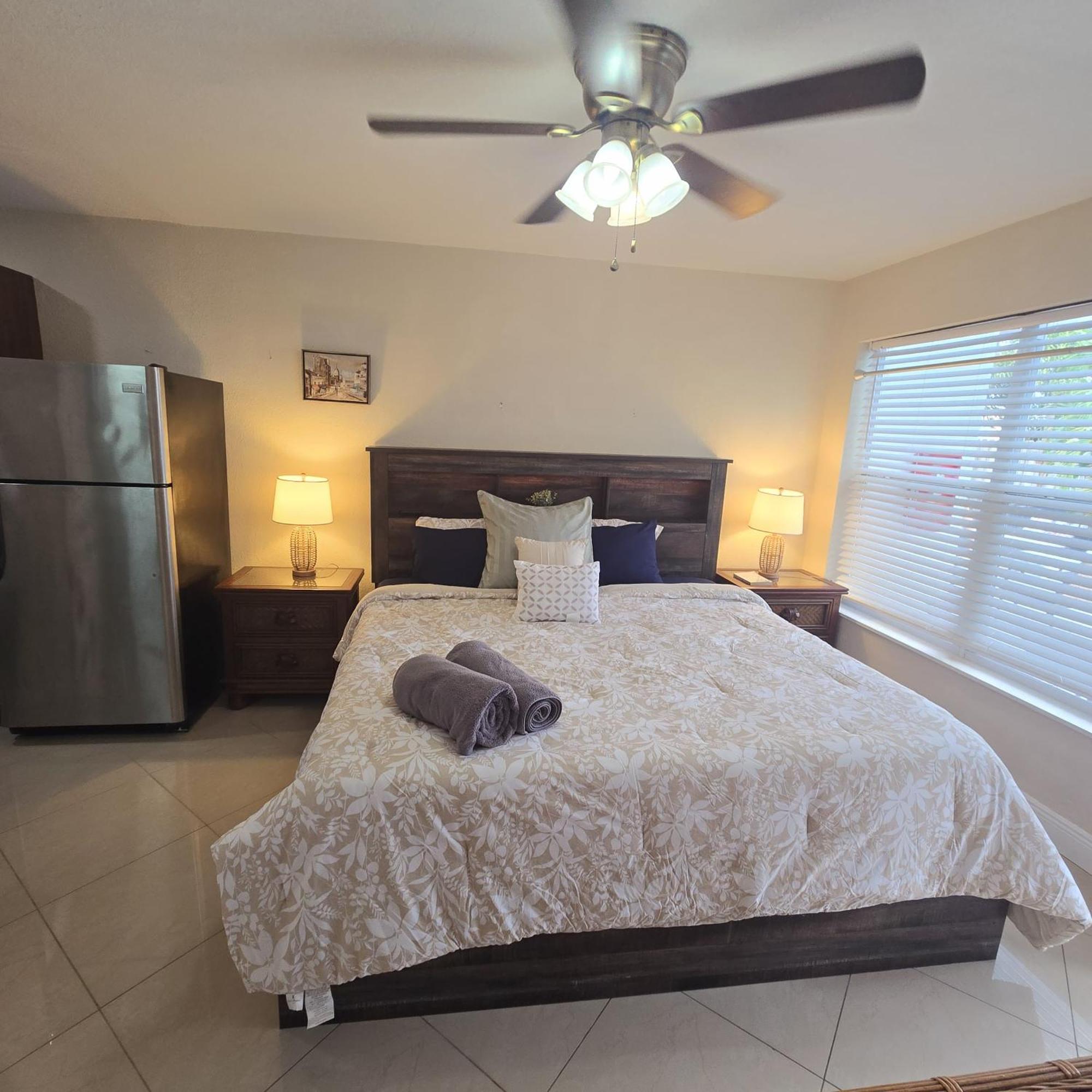 Equipped House W Pool & Patios, Near The Beaches, Prime Location- Ideal For Small Families, Coastal Haven Apartamento