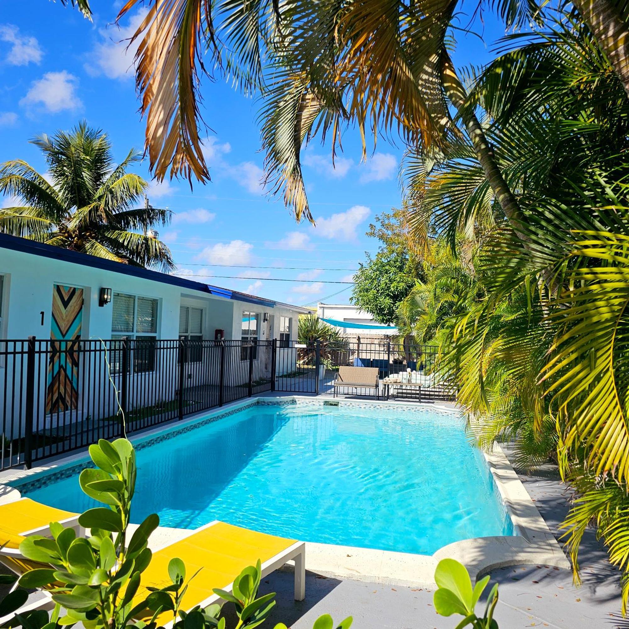 Equipped House W Pool & Patios, Near The Beaches, Prime Location- Ideal For Small Families, Coastal Haven *