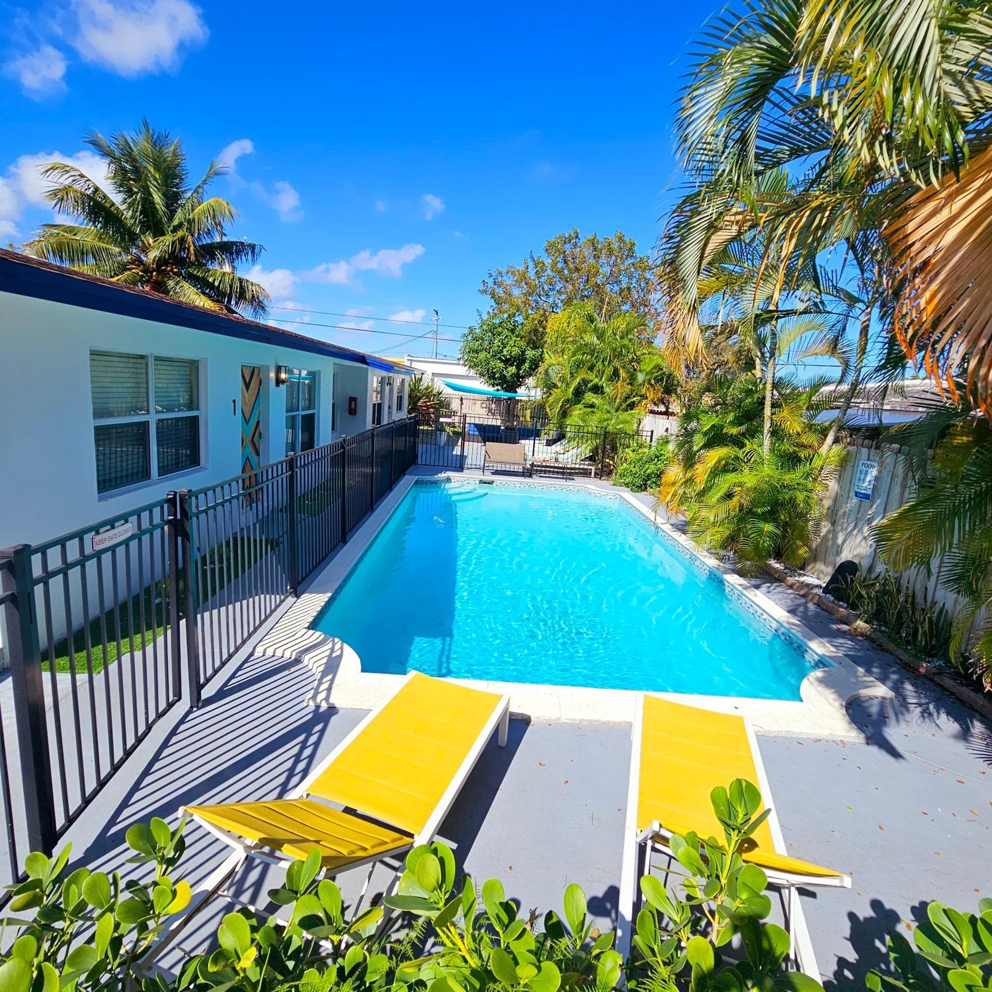 Equipped House W Pool & Patios, Near The Beaches, Prime Location- Ideal For Small Families, Coastal Haven