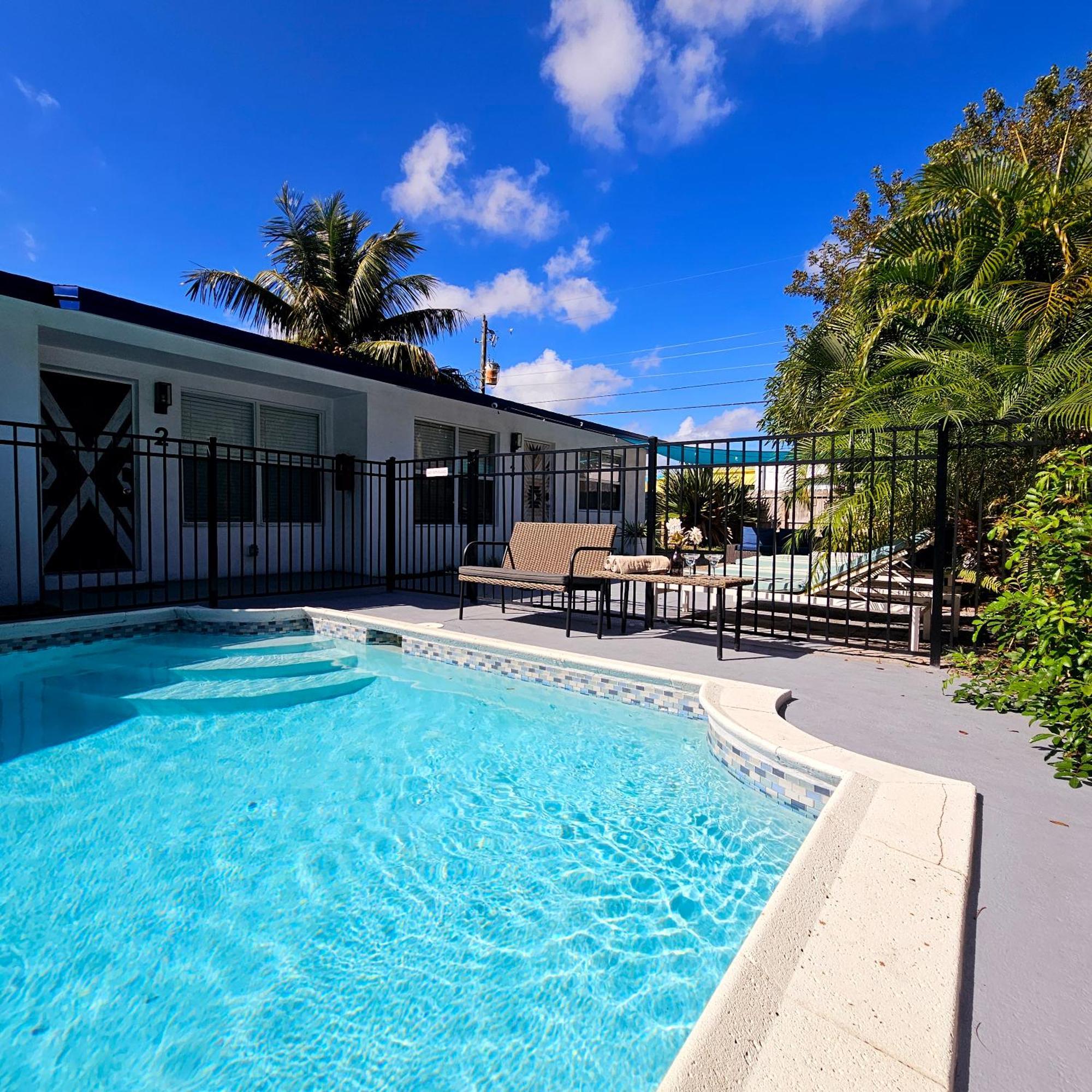 Coastal Haven: Family-friendly House With Pool Near Beaches Apartment *
