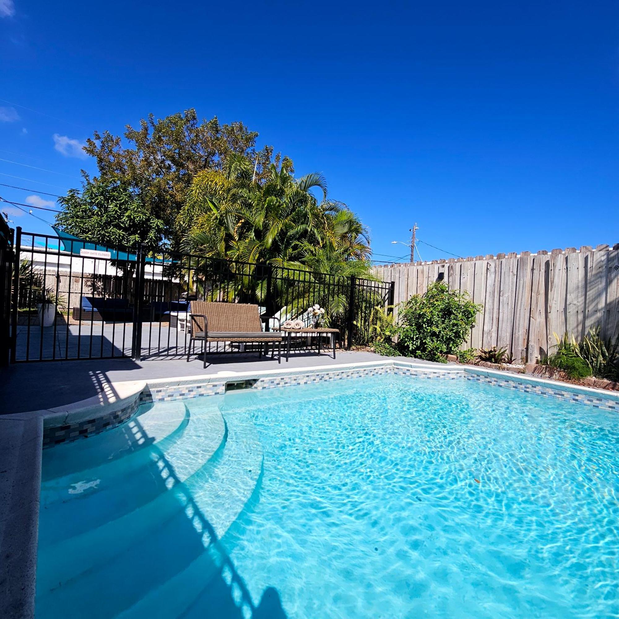 Equipped House W Pool & Patios, Near The Beaches, Prime Location- Ideal For Small Families, Coastal Haven Apartamento *