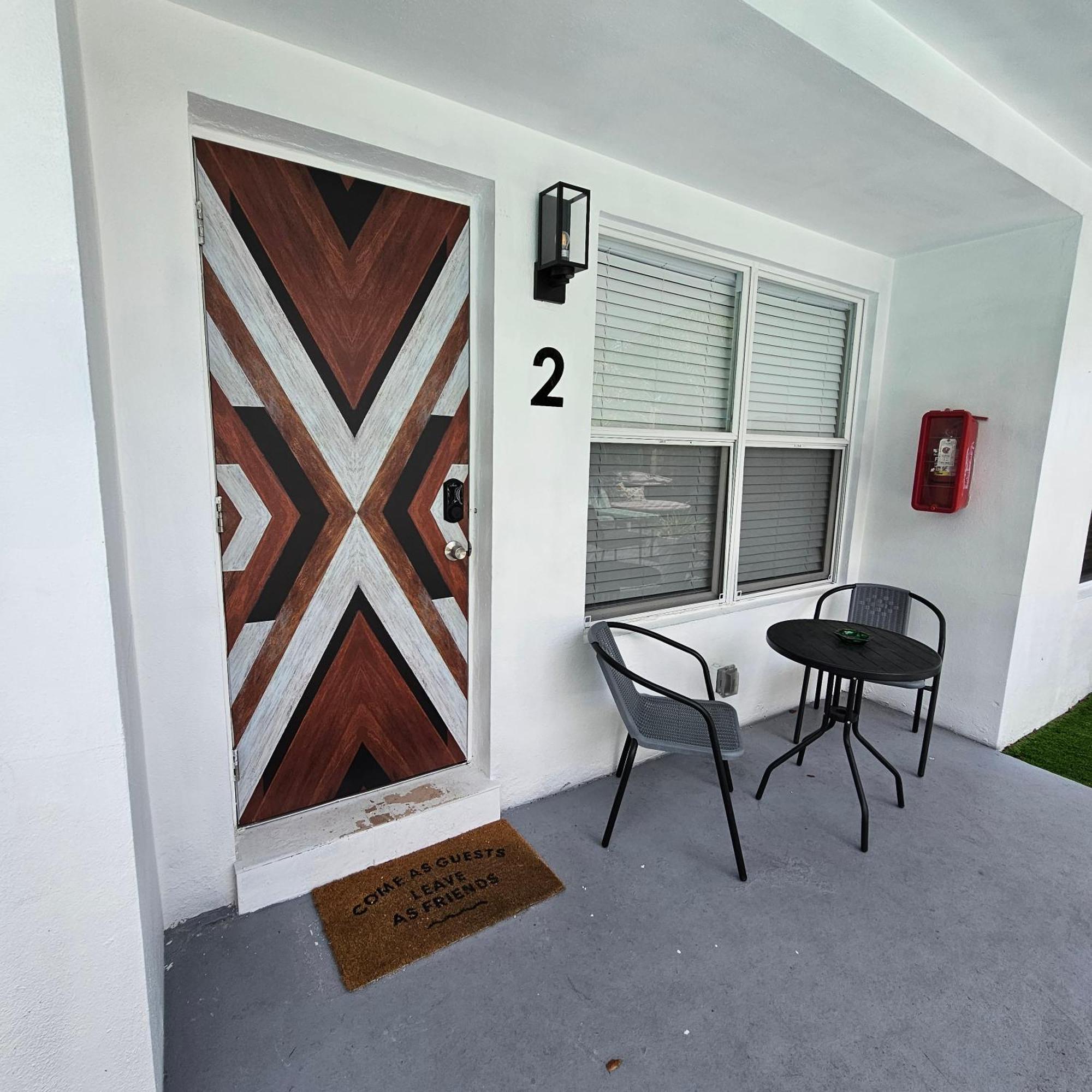 Equipped House W Pool & Patios, Near The Beaches, Prime Location- Ideal For Small Families, Coastal Haven Fort Lauderdale