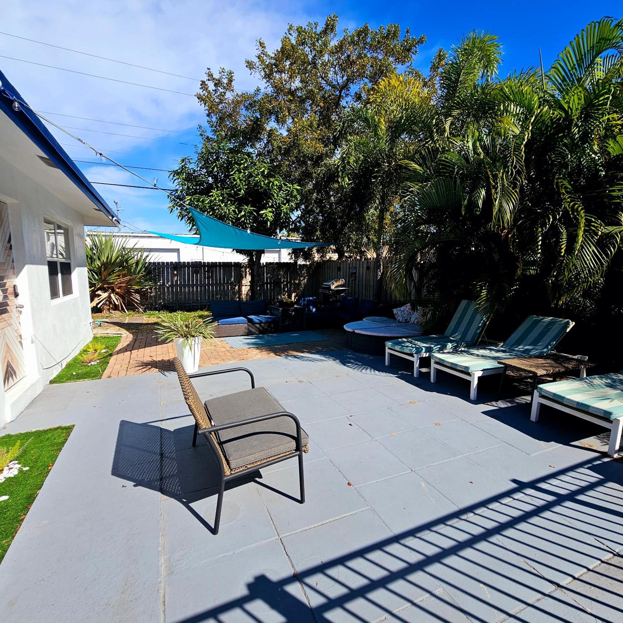 Equipped House W Pool & Patios, Near The Beaches, Prime Location- Ideal For Small Families, Coastal Haven * Fort Lauderdale