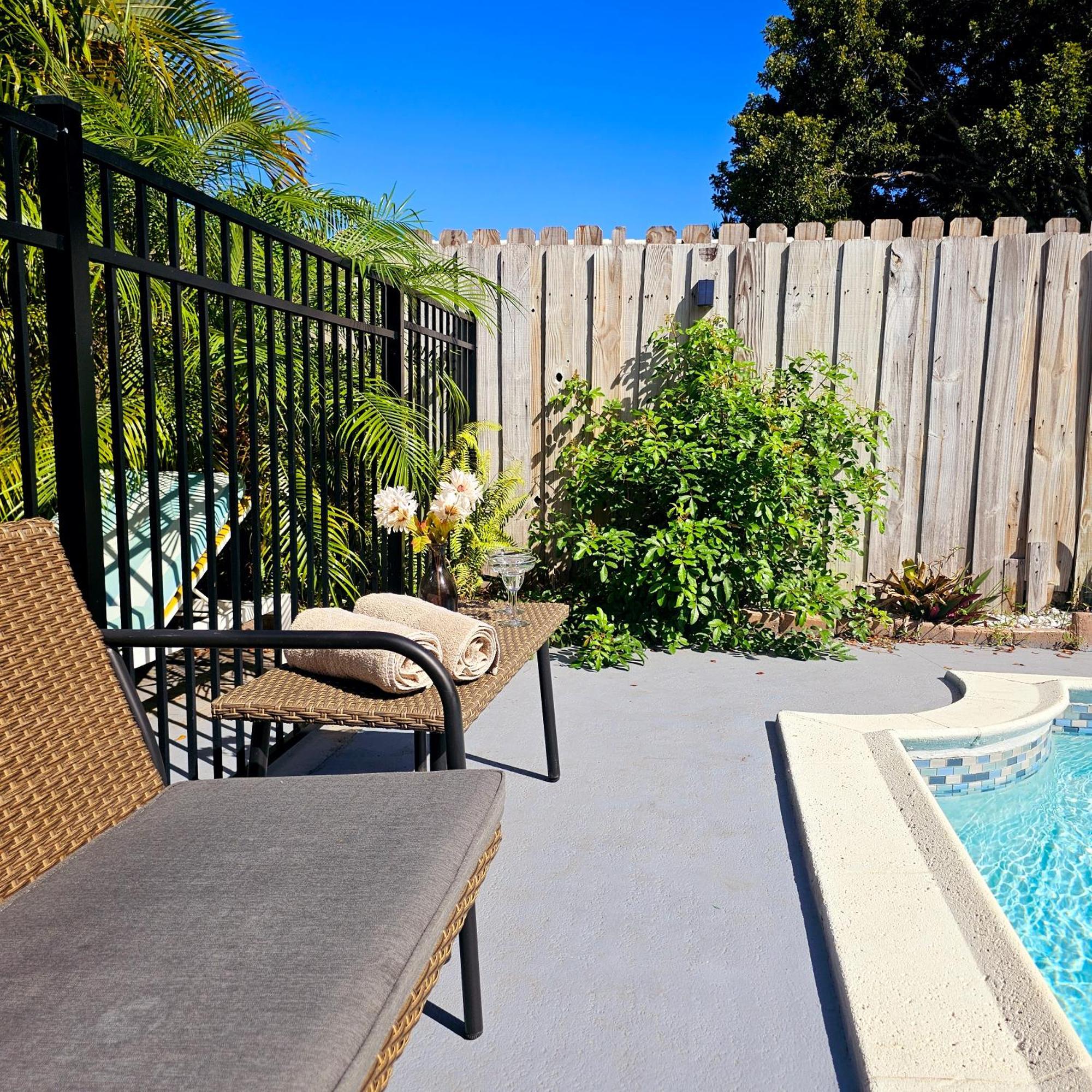 Equipped House W Pool & Patios, Near The Beaches, Prime Location- Ideal For Small Families, Coastal Haven Apartment